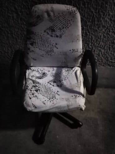 toaletni sto za devojcice: Kancelarijska stolica velika sa rukohvatima,ispravno podizanje,podesiv — 1