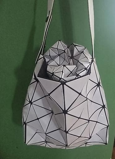 putne torbe na tockice: Bao Bao Issey Miyake Prism Matte bag. Prelepa torba, koja se sama — 7