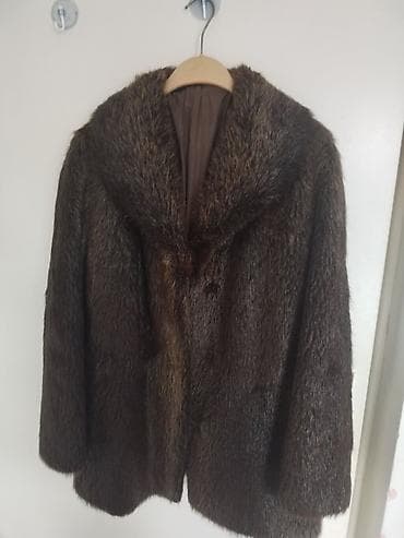 Crna bunda od nerca, u odličnom stanju. Hitno!!!