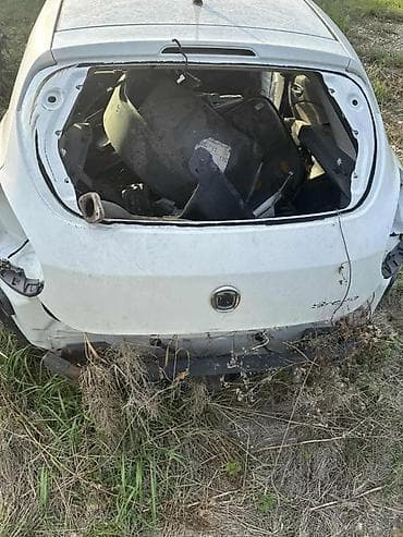 auto delovi niš: FIAT BRAVO KOMPLETAN U DELOVIMA BRANIK HAUBA VRATA | Fiat bravo — 2
