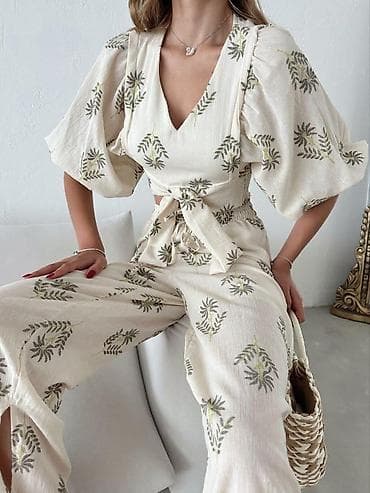 katrin pantalone: Damski dvodelni komplet od lagane tkanine u bež tonu sa sitnim — 1