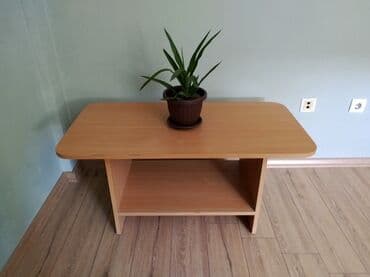 Stolovi: Klub sto dimenzija: d/š/v - 100/50/48cm. 
Ima oštećenja na par mesta — 4