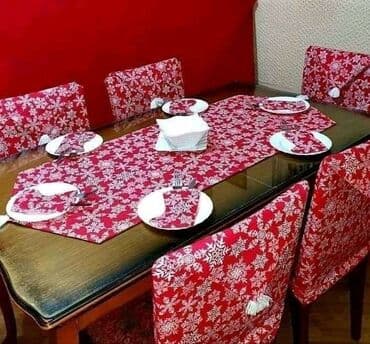 prekrivač za stolice: 🎅🤶NOVOGODISNJI SET 🎅🤶 Set za 4 osobe Cena je 2.700 dinara Set za 6 — 8