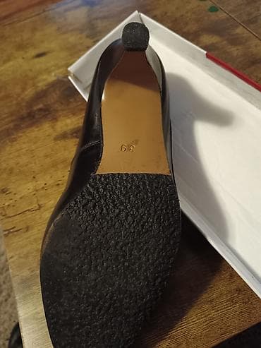 kozne jakne stradivarius: Elegantne ženske salonke – crne - Model: klasične salonke sa — 5