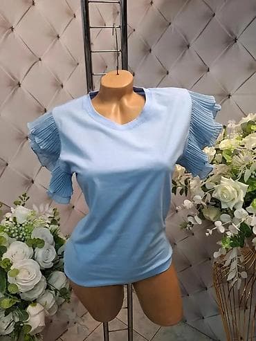 Ženska majica sa plisiranim volan rukavima - Model: kratki rukavi sa