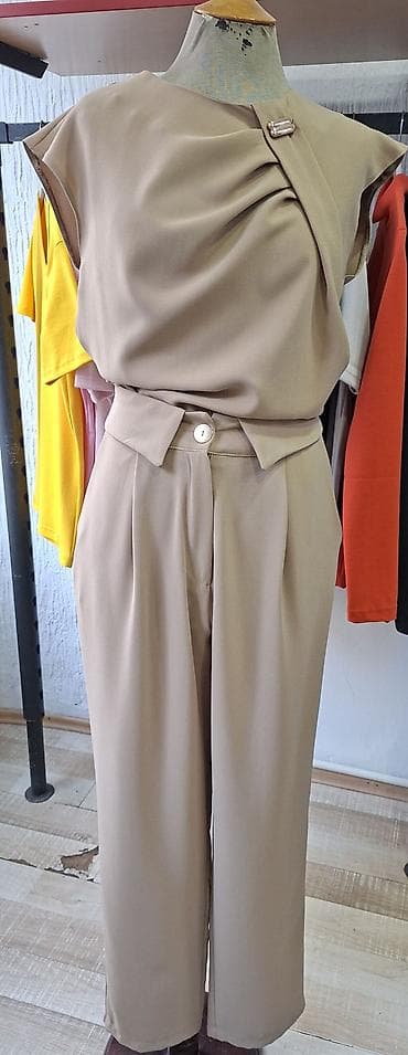 moderni kompleti za punije dame: S, bоја - Bež — 2