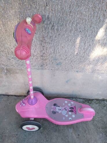 veliko kinder jaje igracka: Trotinet Disney sa tri tocka – dva napred i jedan pozadi,nosivosti do — 6