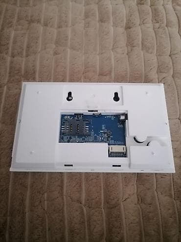 muzika na usb za auto: RFID GSM/Alarm kontrolna tabla sa ekranom i SOS tasterom Opis: - — 3