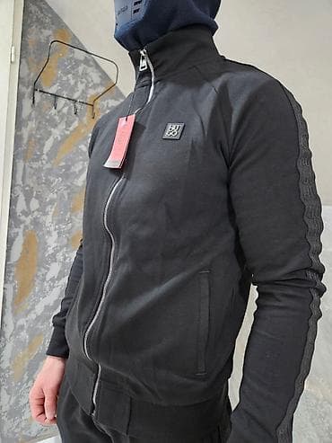 givova trenerke muske: Komplet trenerka Vrhunski kvalitet Velicine S m l xl xxl Cena 5800 — 9