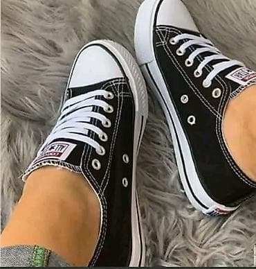 starke original cena: Converse All Star

Starke
od 36 do 46 
 2900 din
PK🌛 — 4