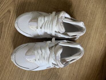 bebi odeca za devojcice: Nike, Veličina - 28, Anatomske — 3