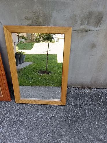 boja sa sljokicama za zid: Dva zidna ogledala sa drvenim ramovima - Model 1: tamniji ram u — 3