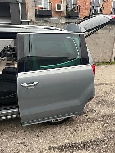 duzina auta: ZADNJA LEVA VRATA ZA VOLKSWAGEN SHARAN OD 2010. DO 2015. GOD. | — 1