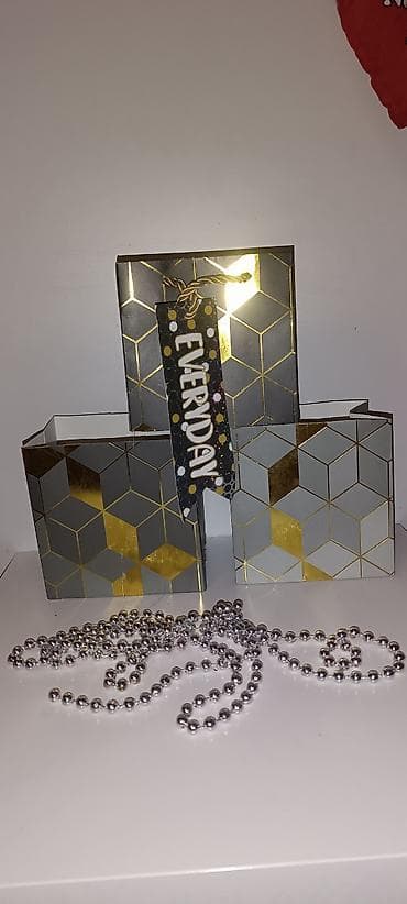 Figures: Set od 3 dekorativne poklon-kutije - Dimenzije svake kutije: dužina — 6