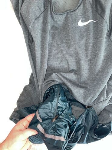 new yorker београд – слике: 2 u 1
Nike duks gornji deo
M veličina
8000din
Iz inostranstva — 11