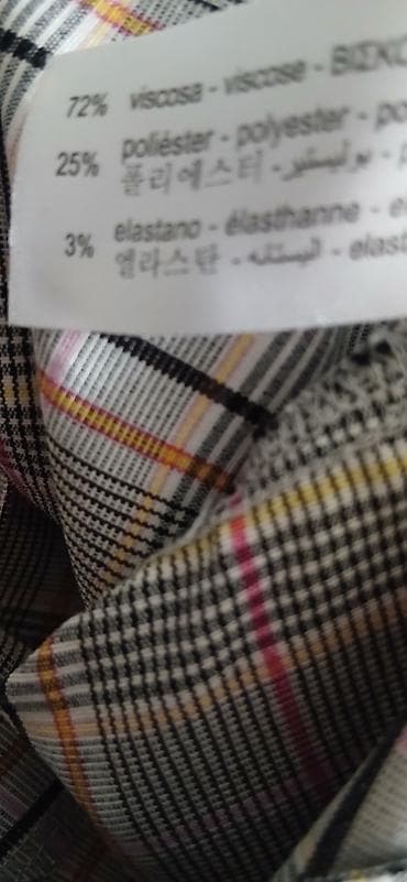 bershka obuca: Bershka kratki ženski sako na kopčanje - Model: cropped košulja sa — 3