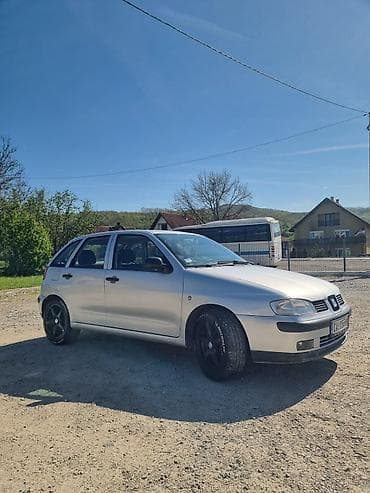 felne ili kapna: Seat Ibiza, petovratni hečbek, srebrna boja. Karoserija i — 2