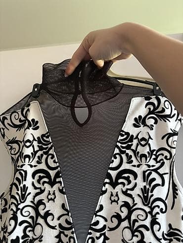 Dresses: Elegantna midi haljina sa baršunastim žakard aplikacijama - Kroj — 2