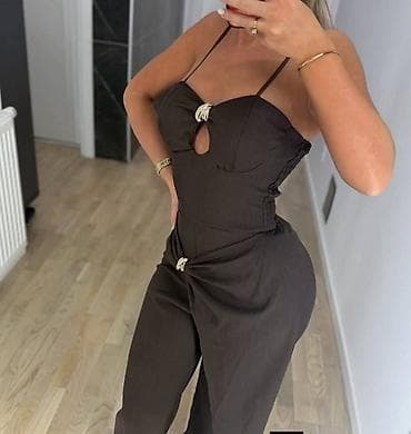 Jumpsuits: Kombinezon elegantni sa ukrasnim kopčama. - Model dugački kombinezon — 2