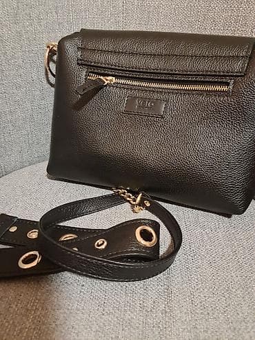 beli kais mona: Crna kožna tašna “vera handmade” sa zlatnim detaljima - Materijal — 3
