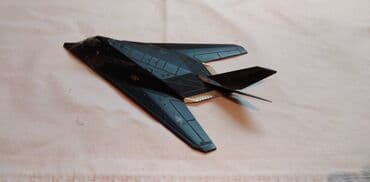 lidl šator za kampovanje: Avion Amercom LOCKHEED F 117.Skala 1:144.Prednji deo modela nedostaje — 3