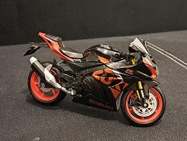 target rančevi: Motor SUZUKI GSX-R1000R 2021 1:12 - NOVO NOVO! Vrhunski odradjen — 9