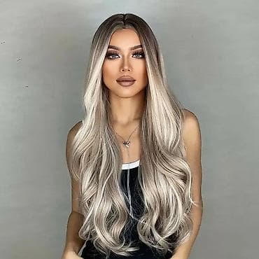 ljubicasti sampon lilly: Duga talasasta perika – balayage plavuša s tamnijim korenom - Stil — 3