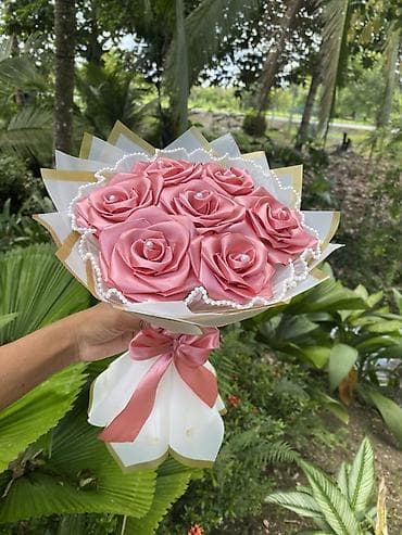 staklene cigle cena: Ručni buketi ruža – dekorativni i svečani aranžmani - Elegantni — 2