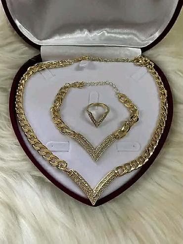 swarovski beograd: Set 2500 din
💋 — 4
