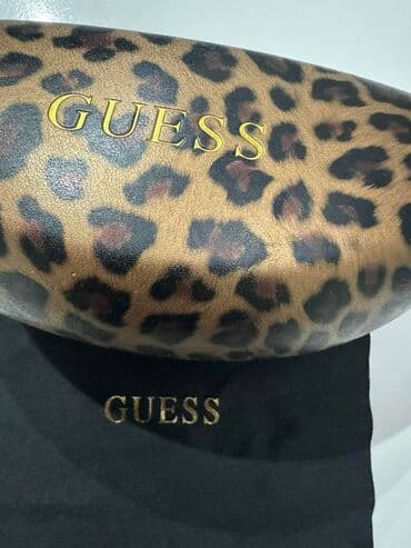 duks sa naocarima: Guess — 3