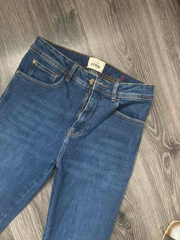 pantalone 38: Denim farmerke, veličine 29. Imaju 2% elastina, poluobim struka 38 cm — 2