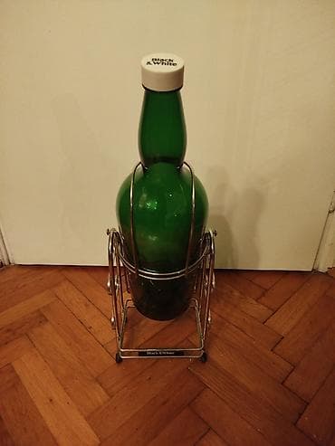 Dekorativna zelena staklena boca flasa sa metalnim stalkom “Black