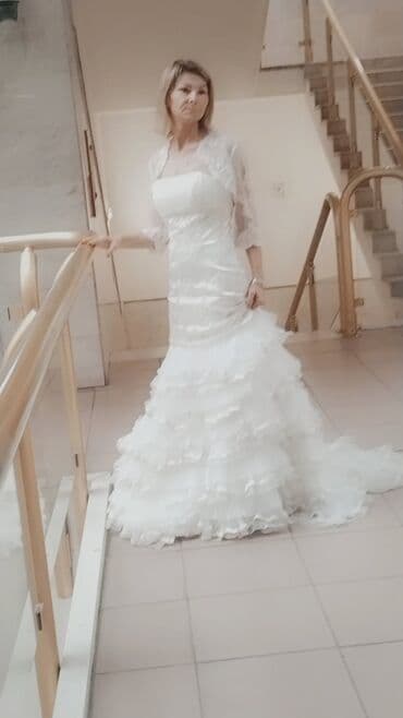 Venčanice: Bela balska venčanica sa raskošnom suknjom i bogatim ručnim ukrasima — 8