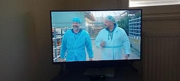 Kitchen Appliances: VOX Smart TV – kao nov (4 meseca star) Prodajem VOX Smart televizor — 4