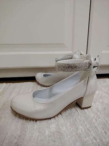 kozne cipele zenske: Cipele na stiklicu za male smizlice u sedef beloj boji sa zatvorenom — 3