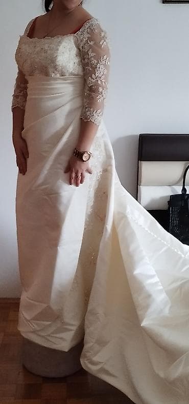 HITNO na prodaju vencanica,moguca korekcija cene za ozbiljne