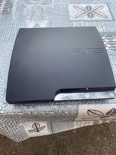 mali laptop: Prenosni računar HP sa crnim okvirom ekrana i tastaturom pune — 6