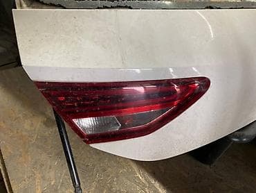bacva za gorivo: LEVA STOP LAMPA ZA SEAT LEON | Leva stop lampa u gepek vratima — 1