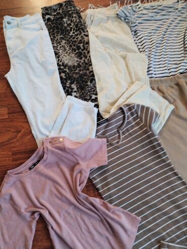 crop top h m: Set garderobe – veličina M Sadrži: - Bele farmerke Sinsay - Pantalone — 3