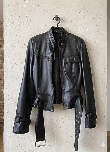 Crna kožna jakna, moto/biker stil. - Materijal: prirodna koža