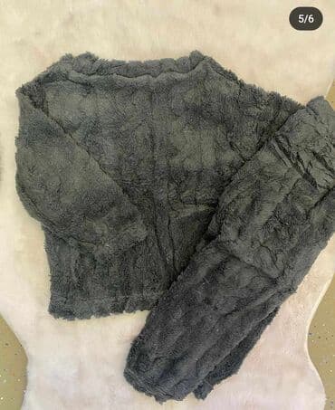 komada odece: Komplet: Duks, Pantalone — 5