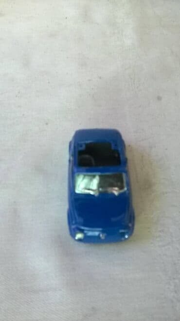 oc sa prevodom: Carrarama Fiat 500, oko 1:43 nekompletan — 2