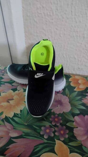 obuca lara: Nike, Size - 34 — 2