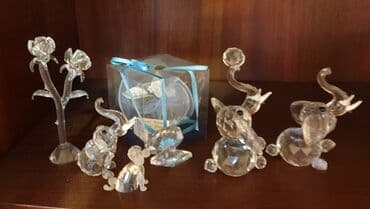 Figure: Swarovski figure-
made in italy — 2