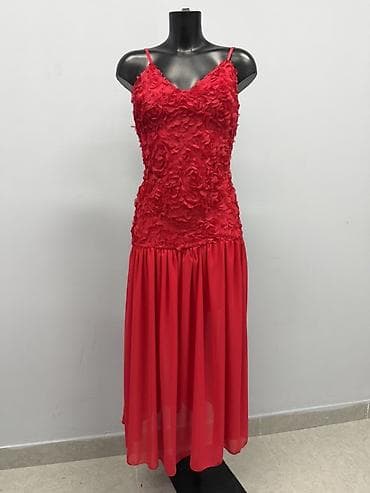 Haljine: Elegantna duga haljina sa tankim bretelama i 3D cvetnim reljefom na — 1