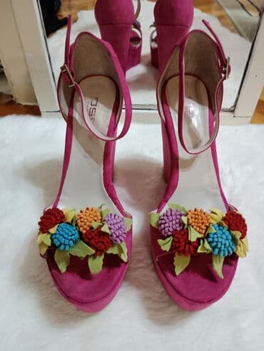 c a papuce: Sandals, 40 — 1