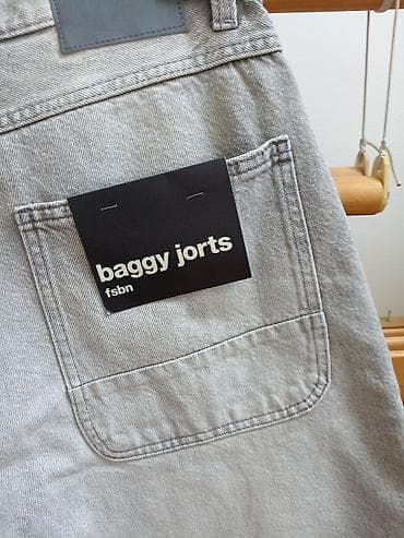 new yorker kombinezoni: Nove, džins bermude (baggy jorts) New Yorker, svetlo sive boje, vel — 7