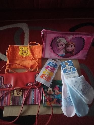 Autosedišta: Set za devojčice ( torbice, šnalice, novčanici, neseser Frozen — 10