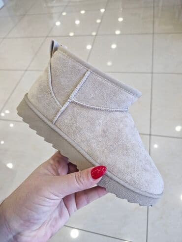 Muška obuća: Ugg mini čizme, bоја - Crna — 2