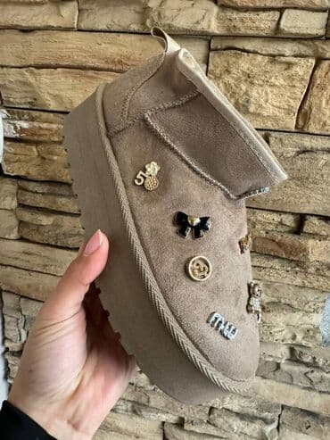 američki brojevi obuće: Ugg čizme — 21